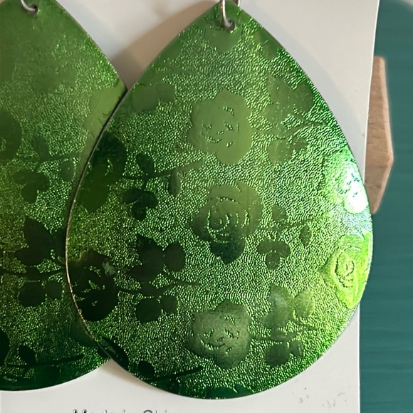 New 7 Pair Collection Multi Color Fashion Drop Hoop Button Chandelier Earrings - Picture 3 of 15